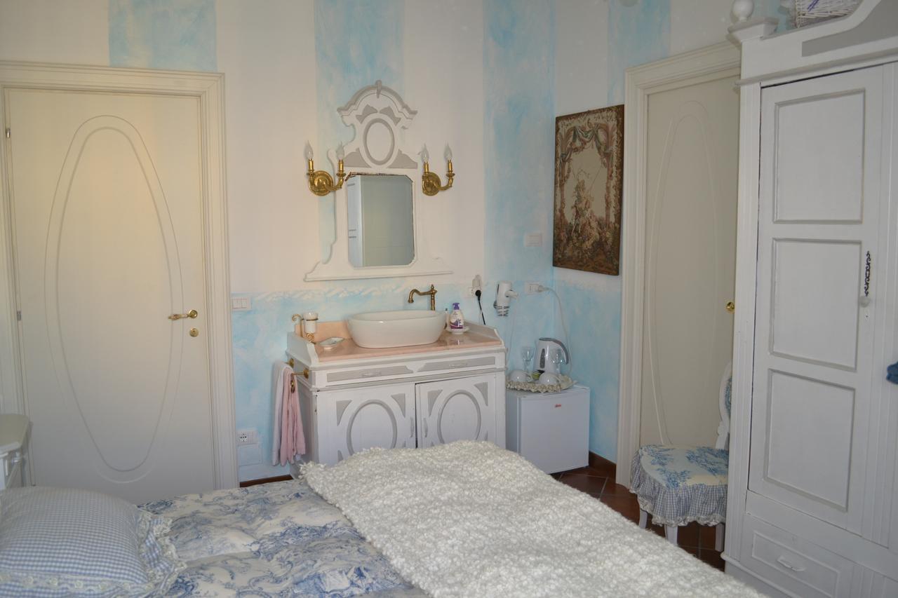 B&B La Maison Degli Angeli Desenzano del Garda Buitenkant foto