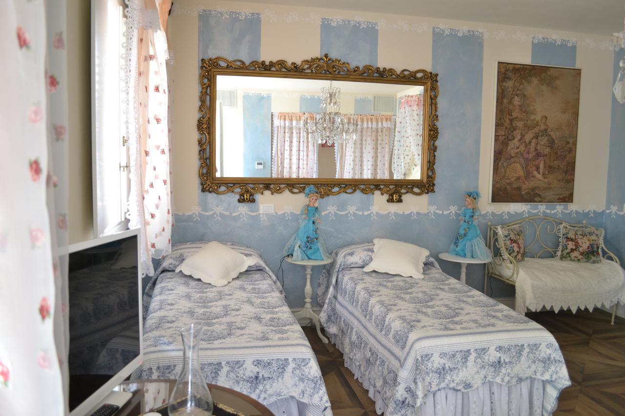 B&B La Maison Degli Angeli Desenzano del Garda Buitenkant foto